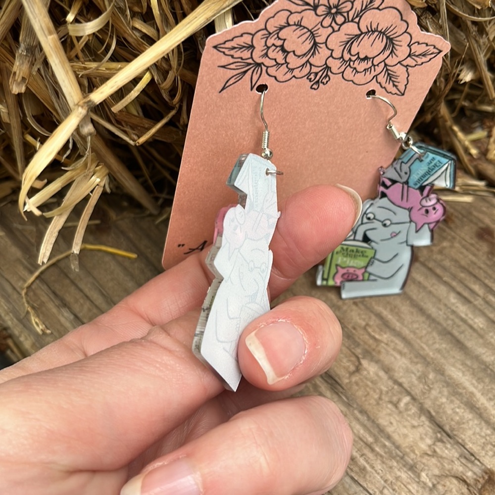 Mo Willems Piggie and Gerald Teacher Earrings - Picture 7 of 13
